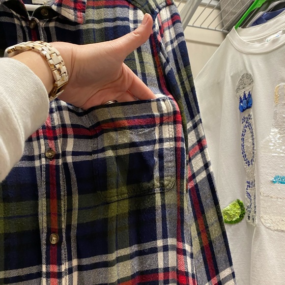 American Eagle Women’s Flannel Navy/Green - Picture 2 of 6